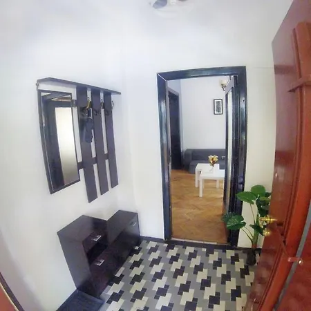Center Flat In *